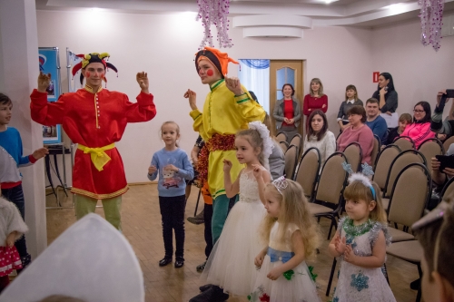 Новогоднее театрализованное представление «Волшебство и чудеса», для детей из малообеспеченных семей